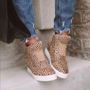 extra mile wedge sneaker